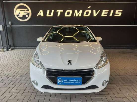 PEUGEOT-208-2015