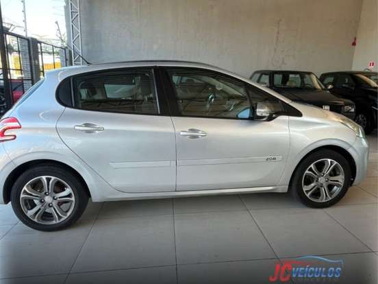 PEUGEOT-208-2013