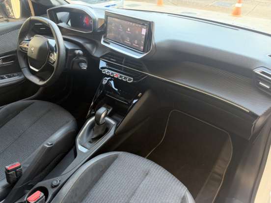 PEUGEOT-208-2023