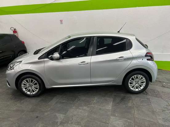 PEUGEOT-208-2020