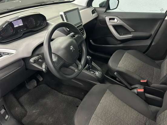 PEUGEOT-208-2020