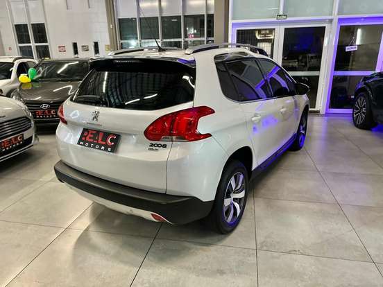 PEUGEOT-208-2016
