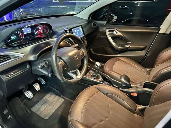 PEUGEOT-208-1.6 GRIFFE 16V FLEX 4P MANUAL PEUGEOT-208-2016