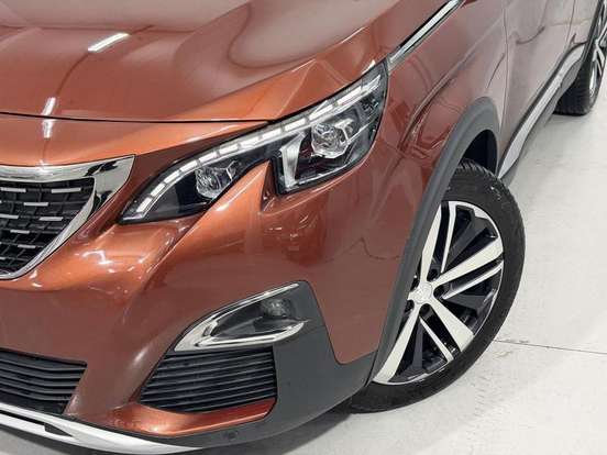 PEUGEOT-3008-2018