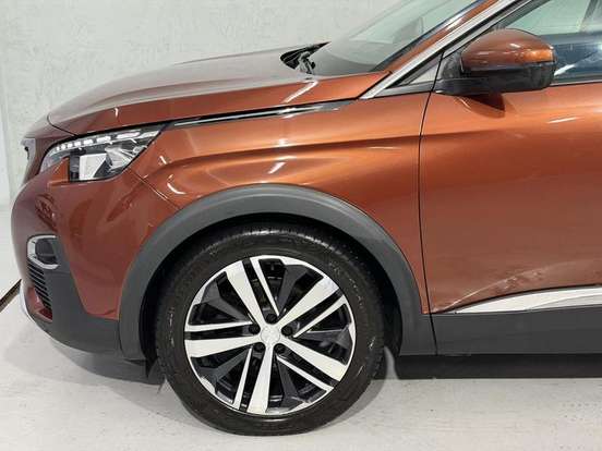 PEUGEOT-3008-2018
