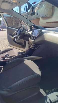 PEUGEOT-2008-2017