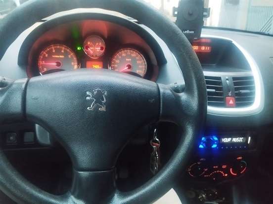 PEUGEOT-207-2012