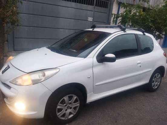 PEUGEOT-207-2012