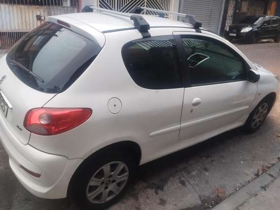 PEUGEOT-207-2012
