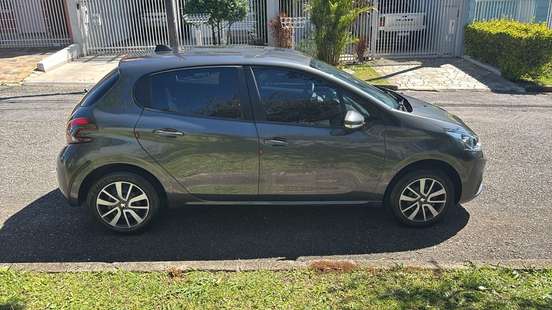 PEUGEOT-208-2019