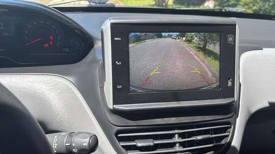 PEUGEOT-208-2019