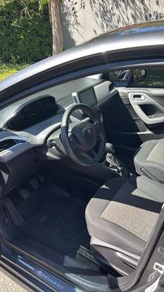 PEUGEOT-208-2019