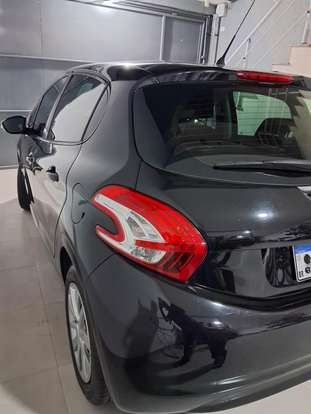 PEUGEOT-208-2013