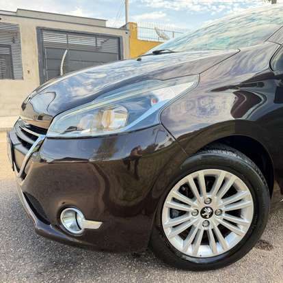 PEUGEOT-208-2013