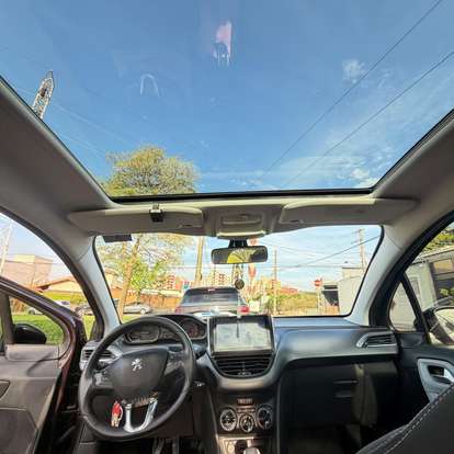 PEUGEOT-208-2013