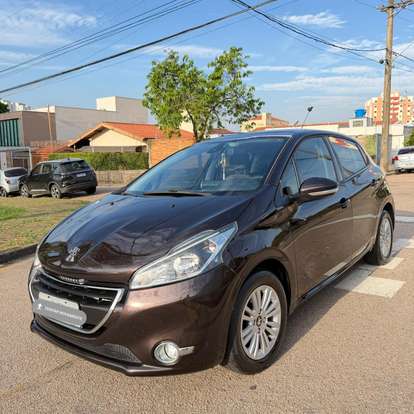 PEUGEOT-208-2013