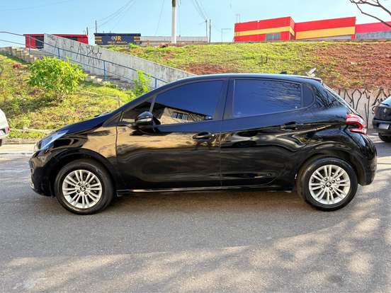 PEUGEOT-208-1.6 ACTIVE PACK 16V FLEX 4P AUTOMÁTICO PEUGEOT-208-2018