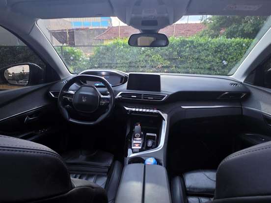 PEUGEOT-3008-2020