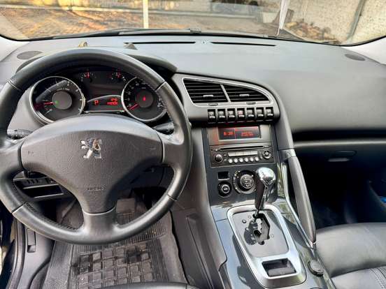 PEUGEOT-3008-2011