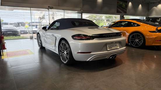 PORSCHE-718-2024