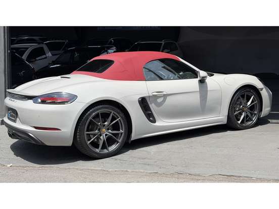 PORSCHE-718-2021