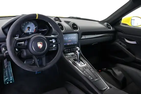 PORSCHE-718-2021