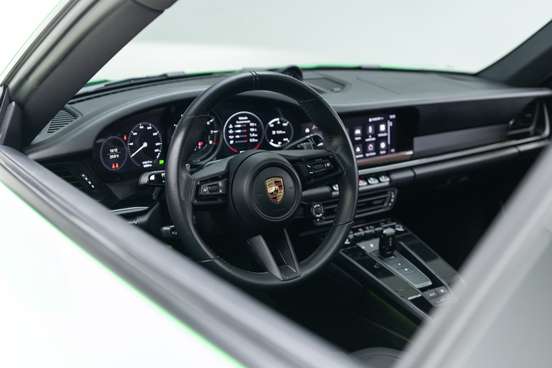 PORSCHE-911-2023