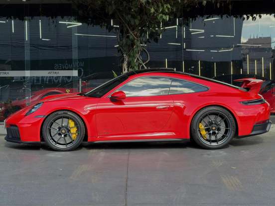 PORSCHE-911-2025