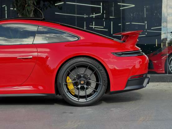 PORSCHE-911-2025