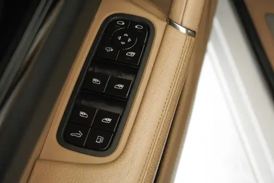 PORSCHE-CAYENNE-2019