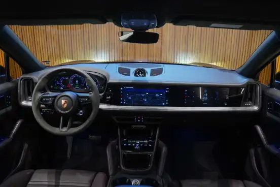 PORSCHE-CAYENNE-2024
