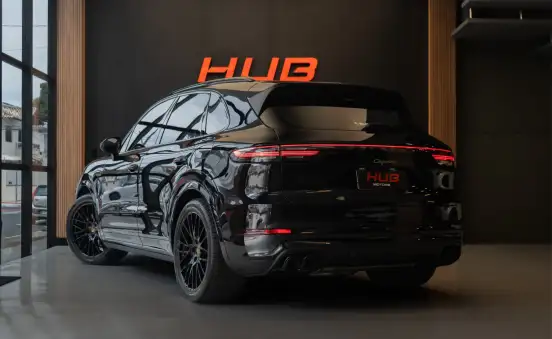 PORSCHE-CAYENNE-2022