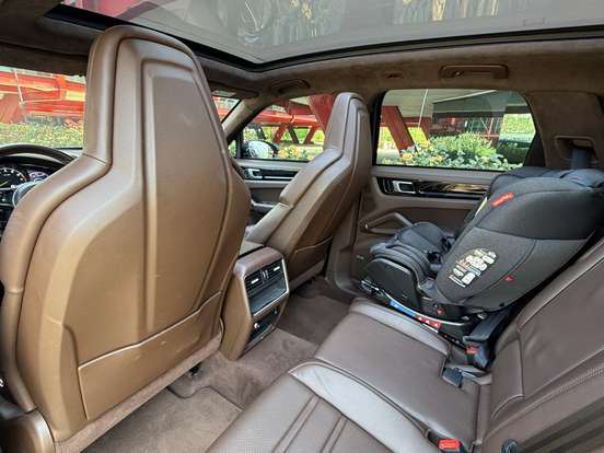 PORSCHE-CAYENNE-2021