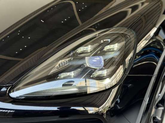 PORSCHE-CAYENNE-2022