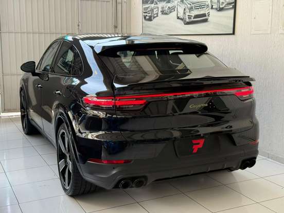 PORSCHE-CAYENNE-2022