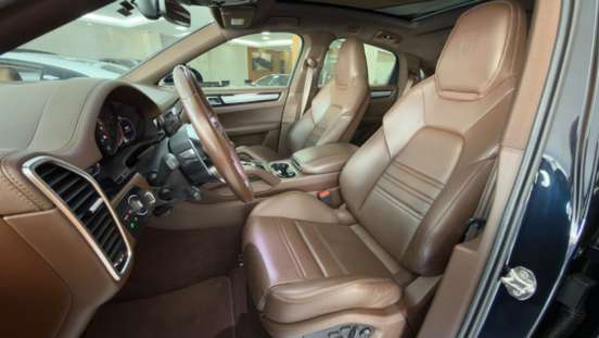 PORSCHE-CAYENNE-2022