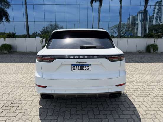 PORSCHE-CAYENNE-2018