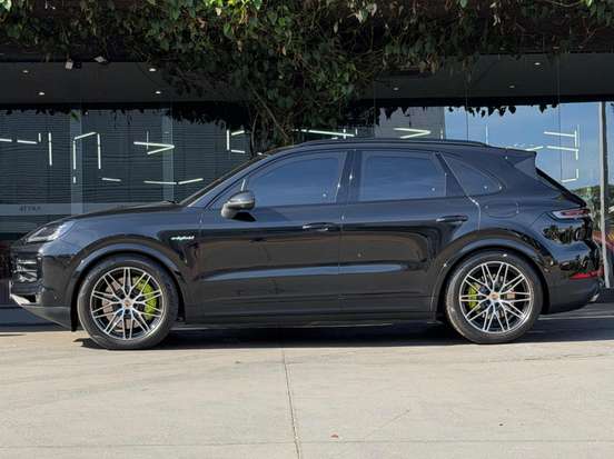 PORSCHE-CAYENNE-2024