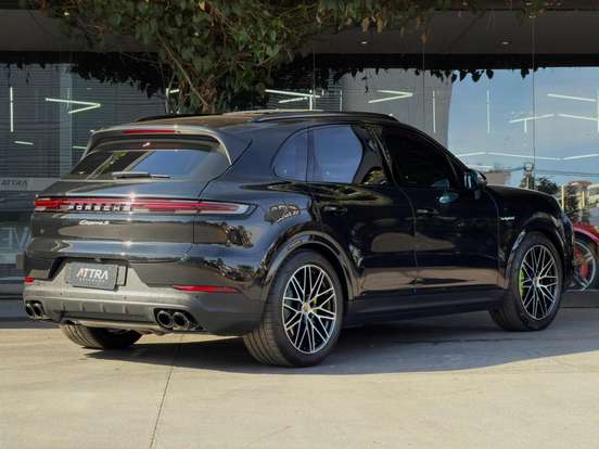 PORSCHE-CAYENNE-2024