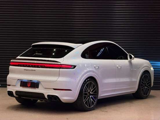 PORSCHE-CAYENNE-2024