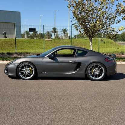 PORSCHE-CAYMAN-2015