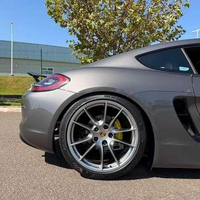 PORSCHE-CAYMAN-2015