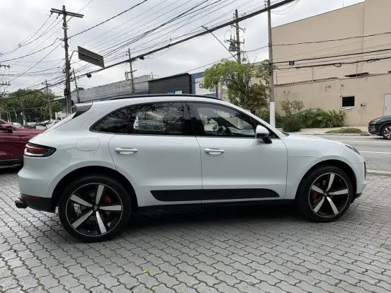 PORSCHE-MACAN-2021