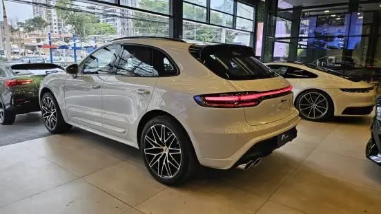 PORSCHE-MACAN-2022