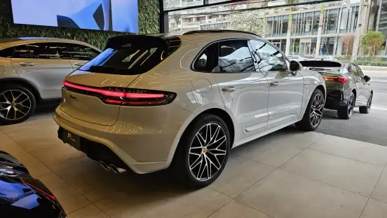PORSCHE-MACAN-2022