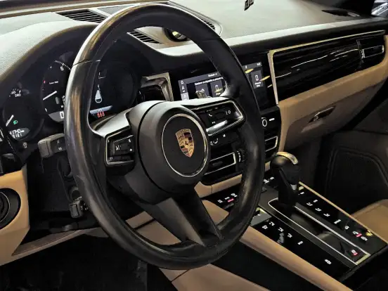 PORSCHE-MACAN-2022