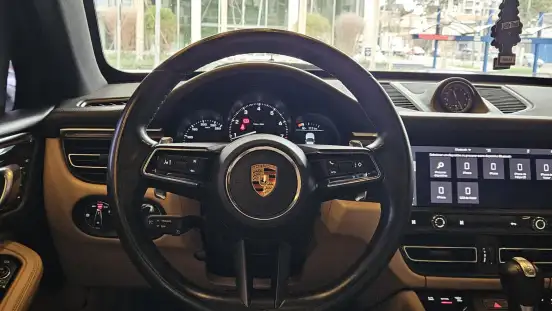 PORSCHE-MACAN-2022