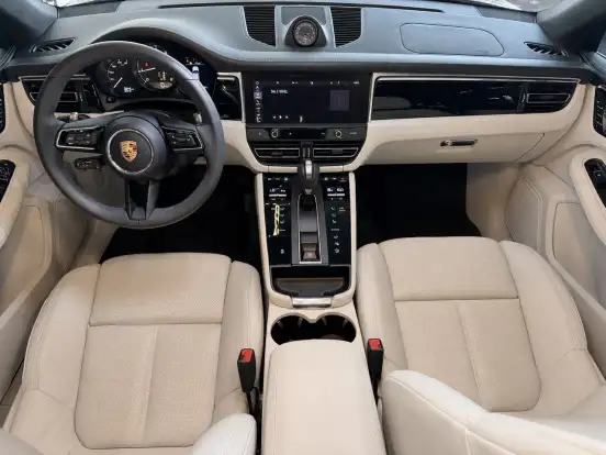 PORSCHE-MACAN-2025