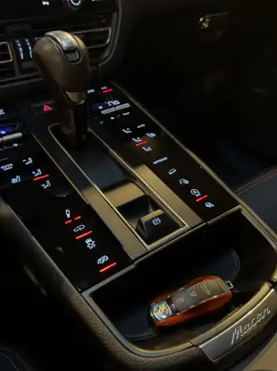 PORSCHE-MACAN-2024