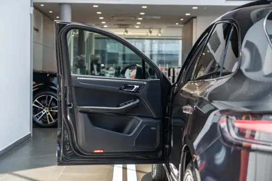 PORSCHE-MACAN-2024